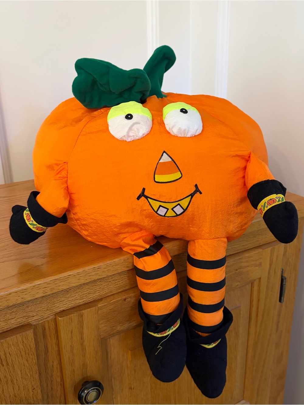 Vintage 1994 International Silver Co Nylon Pumpkin Plush Shelf Sitter Halloween